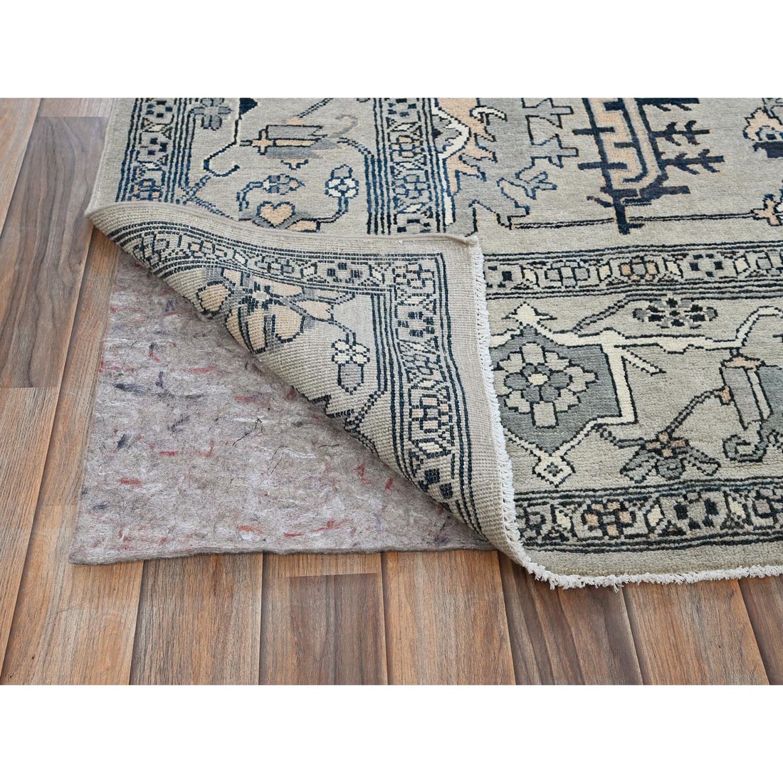 Cloud Gray Peshawar Serapi Heriz Design Hand Knotted Pure Wool Rug - 4