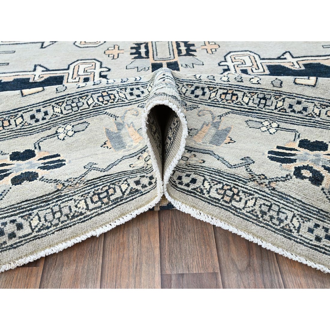 Cloud Gray Peshawar Serapi Heriz Design Hand Knotted Pure Wool Rug - 5