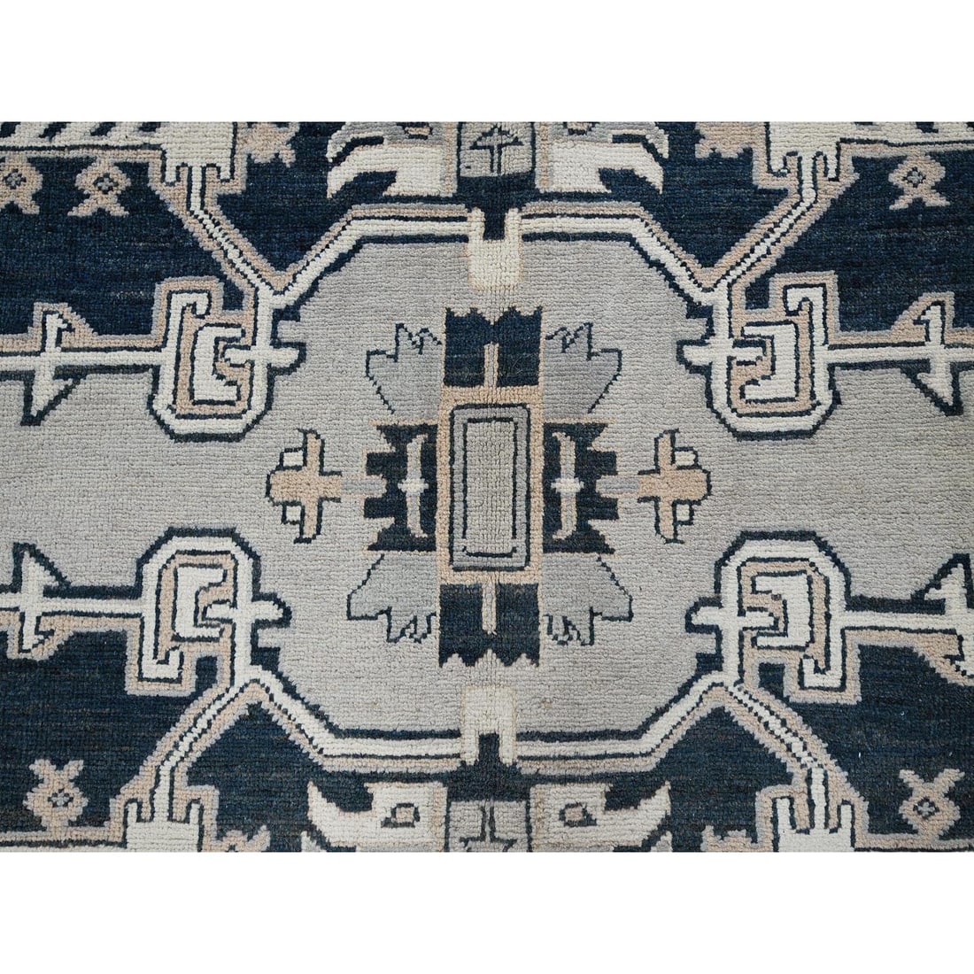 Cloud Gray Peshawar Serapi Heriz Design Hand Knotted Pure Wool Rug - 8