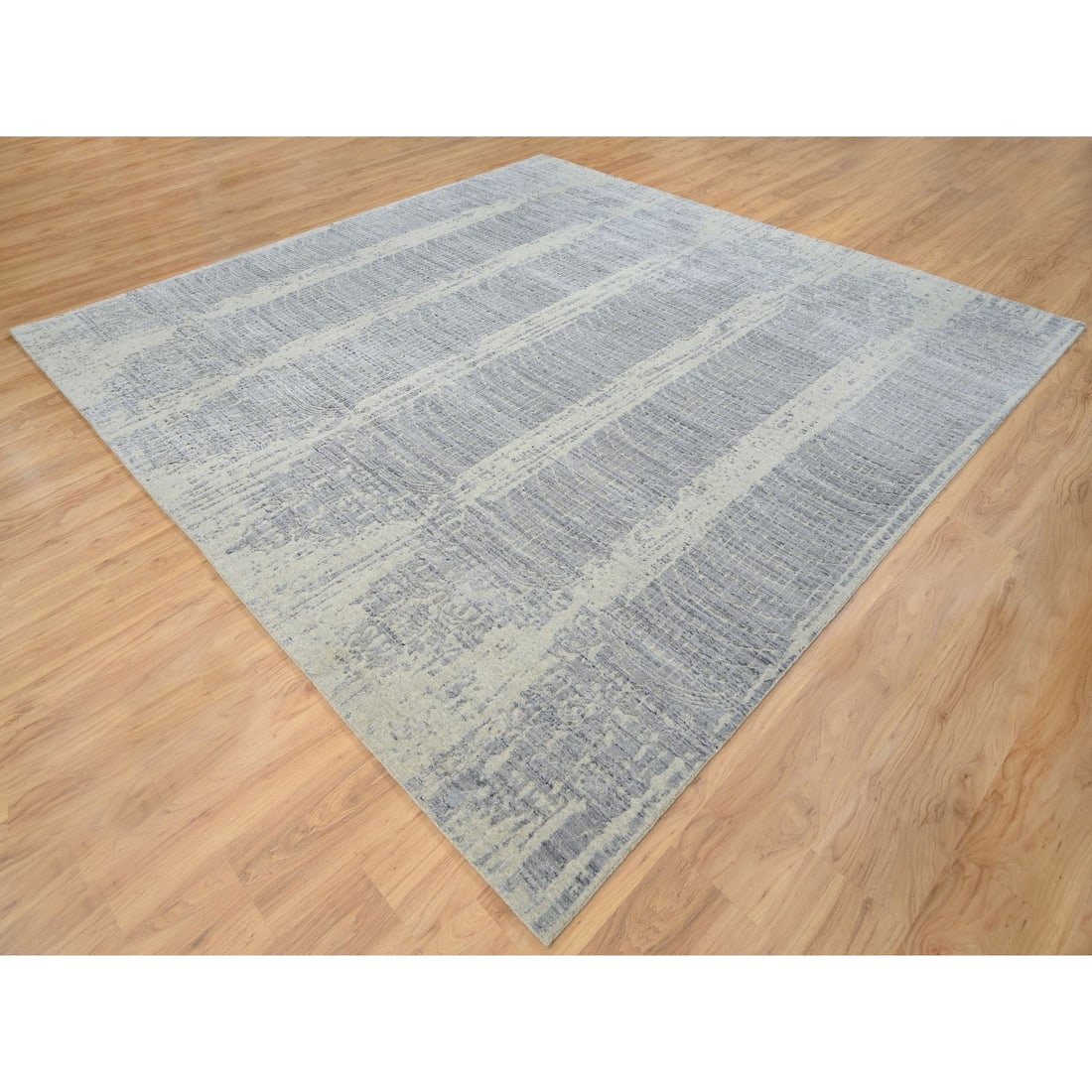 Gray, Jacquard Hand Loomed, Wool And Plant Based Silk, Square Rug - 3