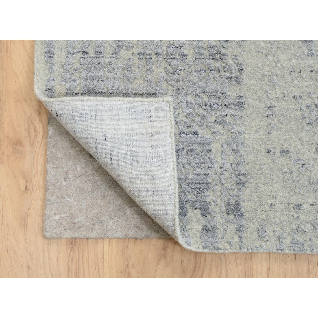 Gray, Jacquard Hand Loomed, Wool And Plant Based Silk, Square Rug - 4