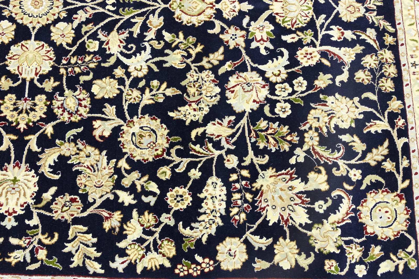 Dark Navy Floral 8X10 Indo-Nain Oriental Rug - 15