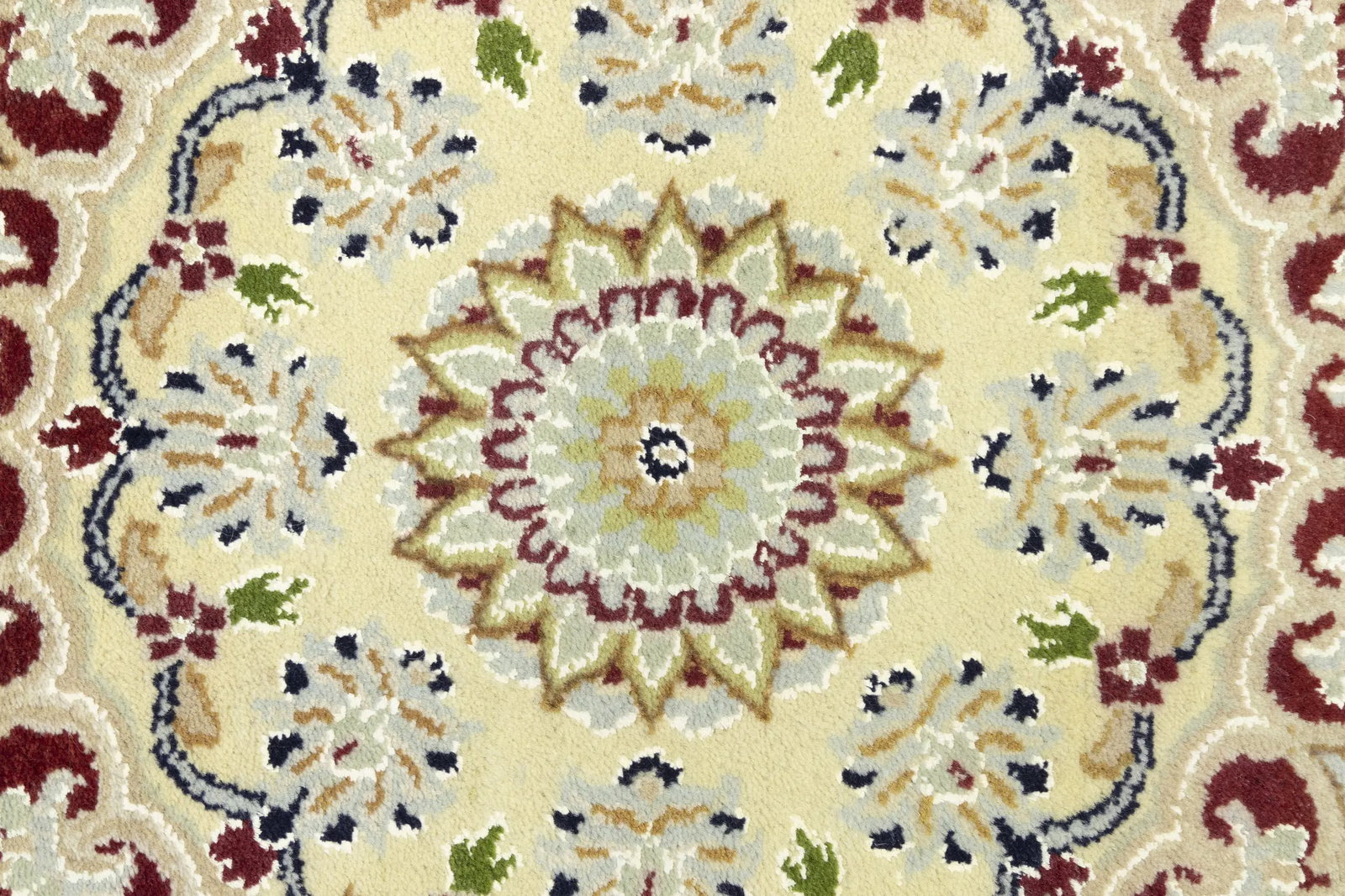 Cream Floral 7X10 Indo-Nain Oriental Rug - 9