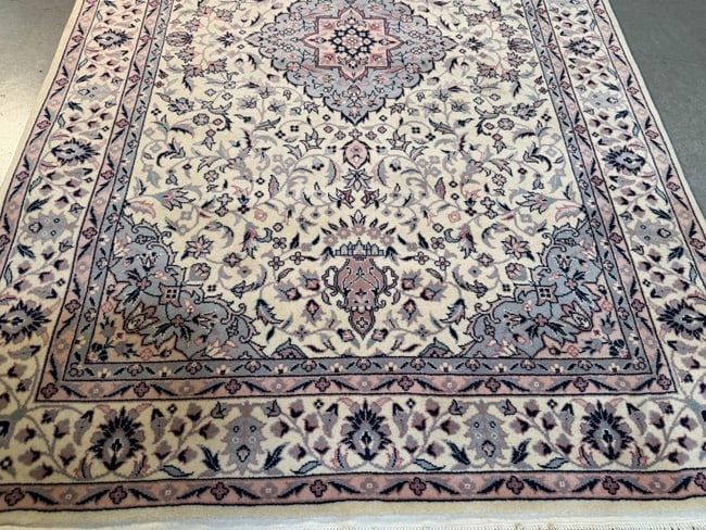 Superb Silk&Wool Tabriz Rug 4x6 - 2