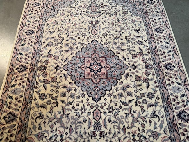 Superb Silk&Wool Tabriz Rug 4x6 - 3