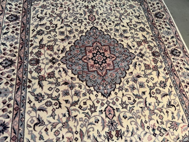 Superb Silk&Wool Tabriz Rug 4x6 - 4