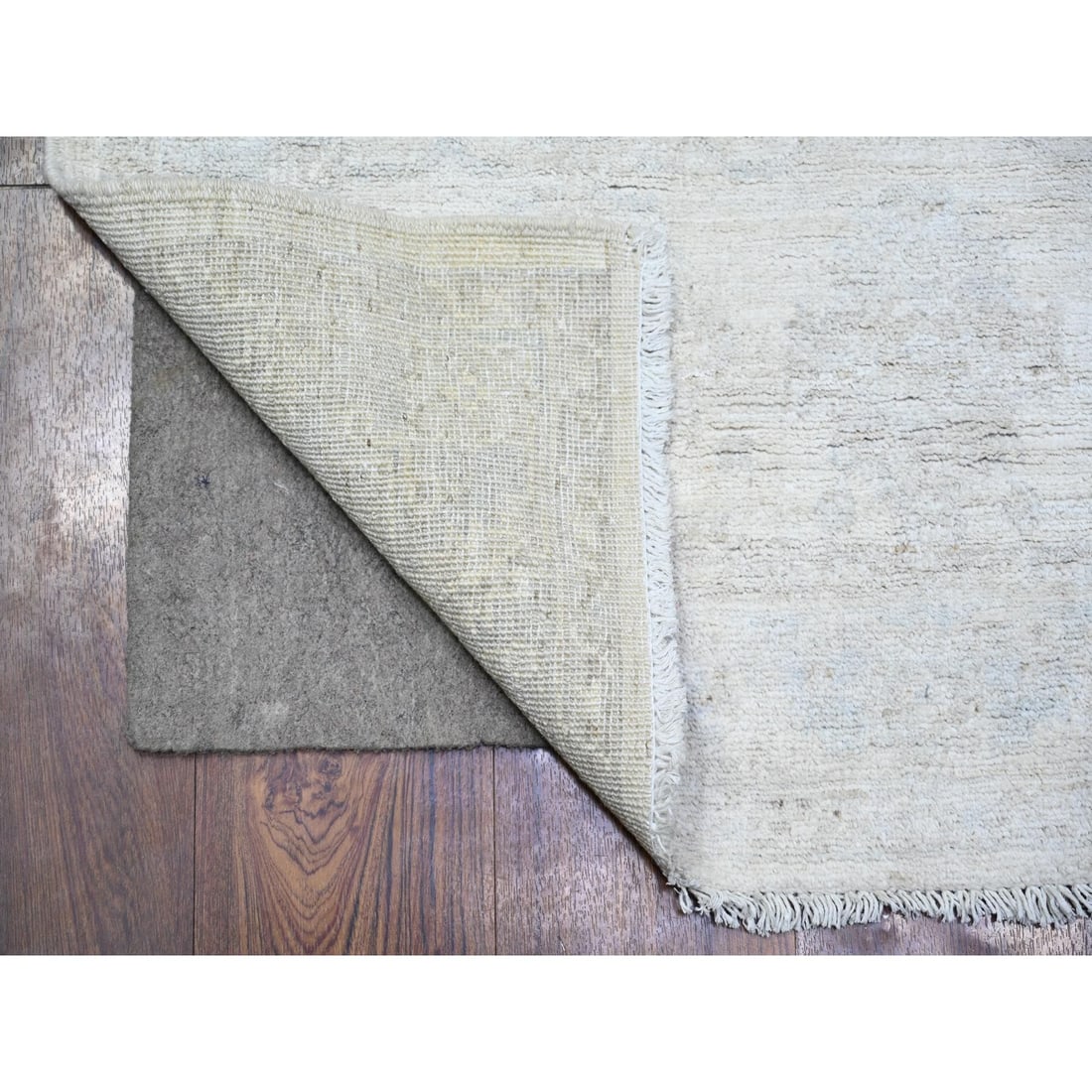 Vivid White Wool Washed Out Peshawar Hand Knotted Oriental Rug - 2
