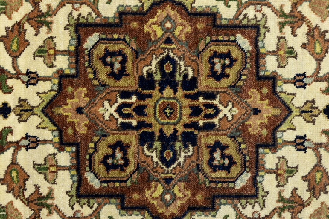 Cream Geometric 3X10 Heriz Serapi Oriental Runner Rug - 10