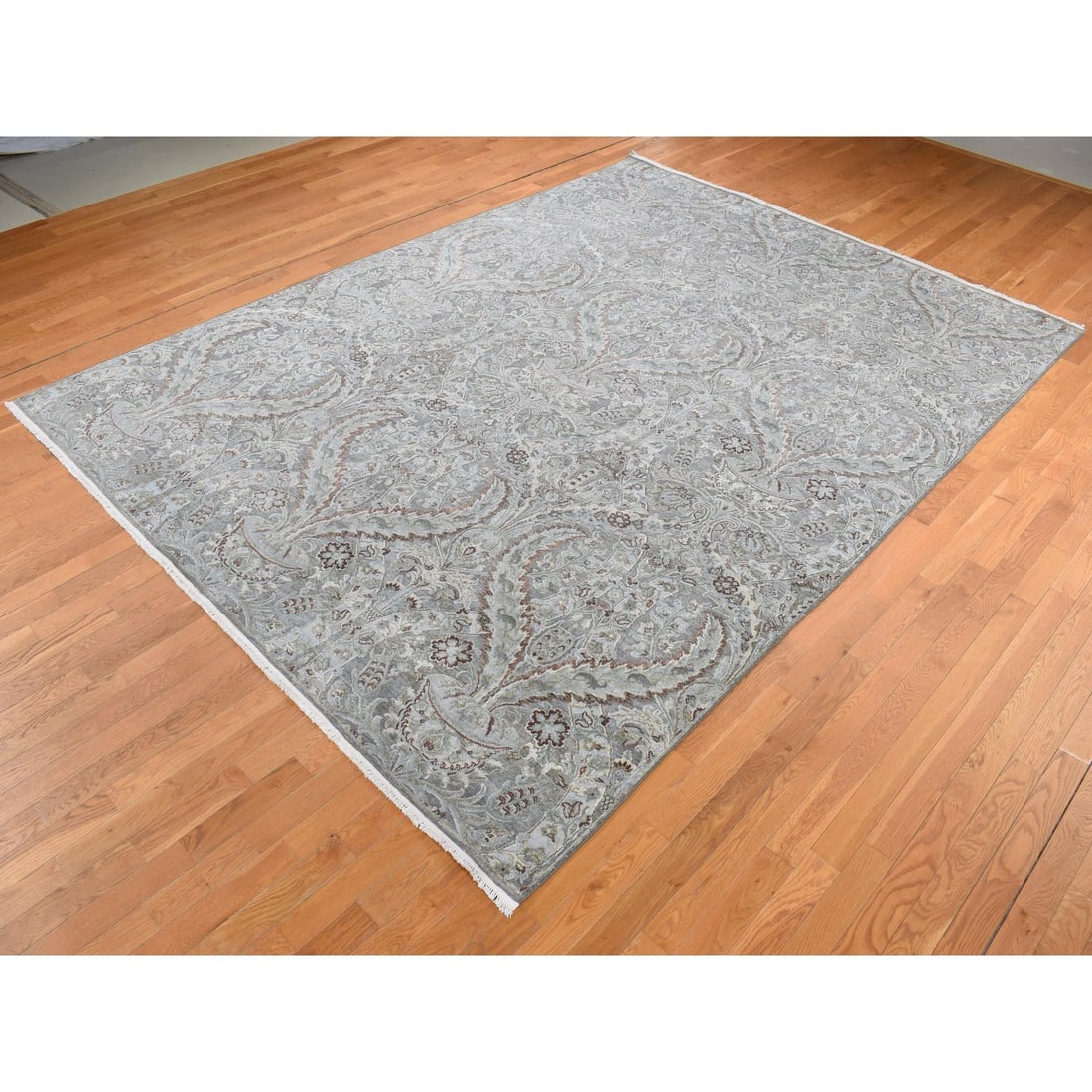 Ultimate Gray, Silk with Wool, Wreath and Urns Design Hand Knotted Rug - 3