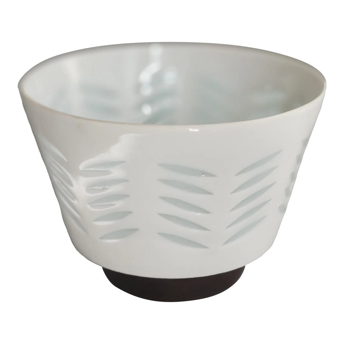 Medium 1950s Porcelain Friedl Holzer-Kjellberg Rice Bowl for Arabia: An incredible Medium Round Bowl of Finland Arabia Rice Pattern by Friedel Holzer-Kjellberg. The design was inspired by and homage to fine antique Chinese porcelain technique. An incredible piece and