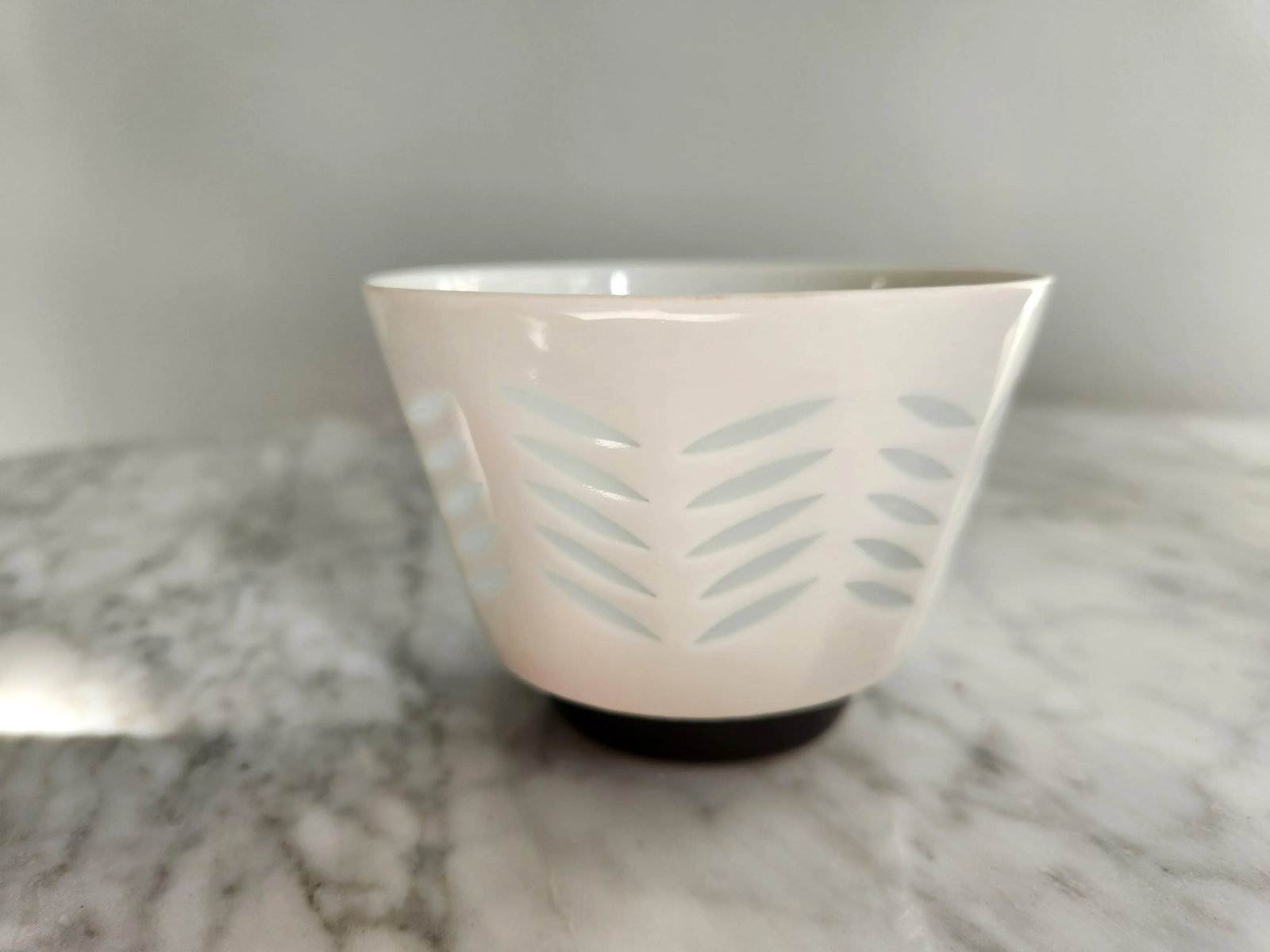 Medium 1950s Porcelain Friedl Holzer-Kjellberg Rice Bowl for Arabia - 2