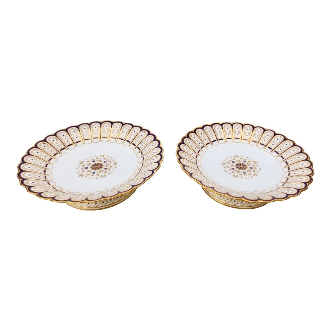 Mintons Green & Nephew Reticulated Porcelain Plate - Pair of 2: Mintons porcelain reticulated cabinet plates. A matching pair mid-19th century for Green and Nephew Store. Hallmarked to the underside as model 97341 and the understamp of Mintons London, Green &
