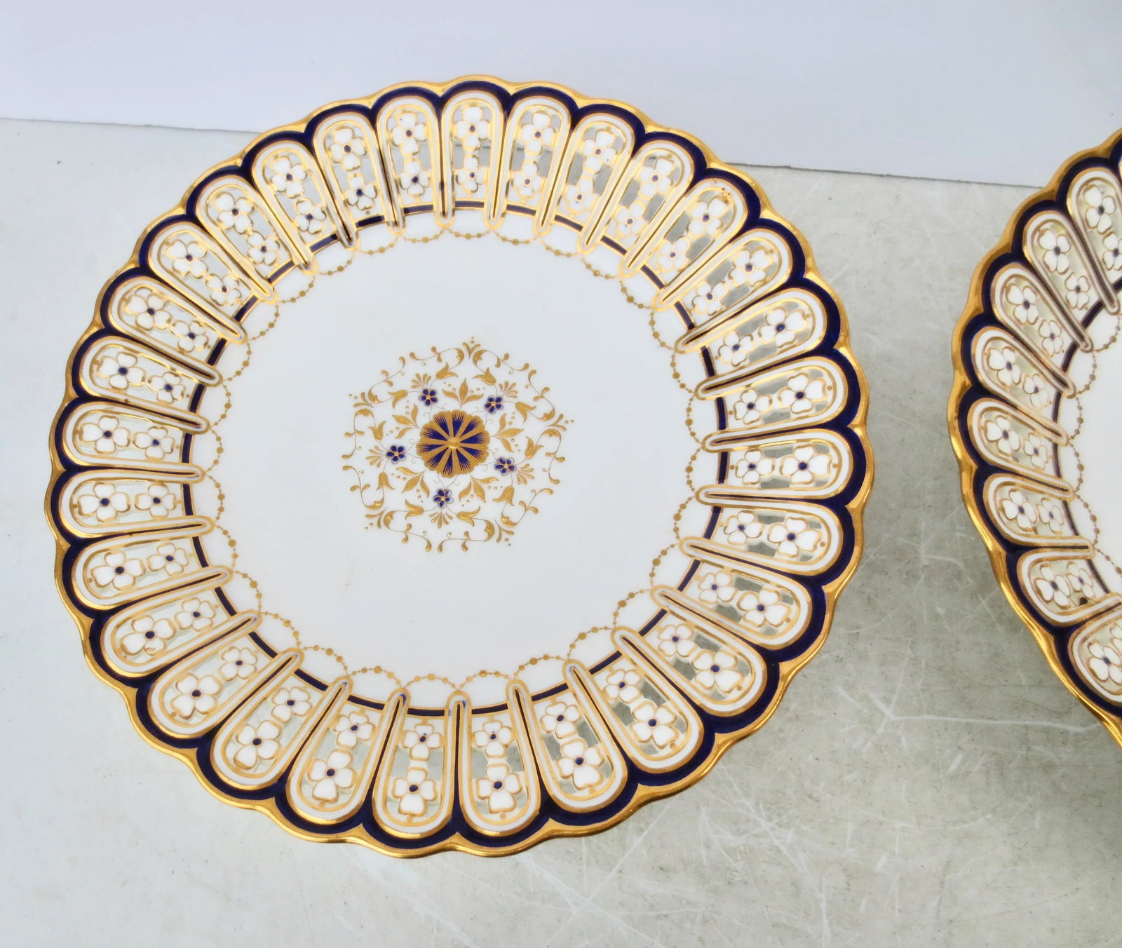 Mintons Green & Nephew Reticulated Porcelain Plate - Pair of 2 - 2