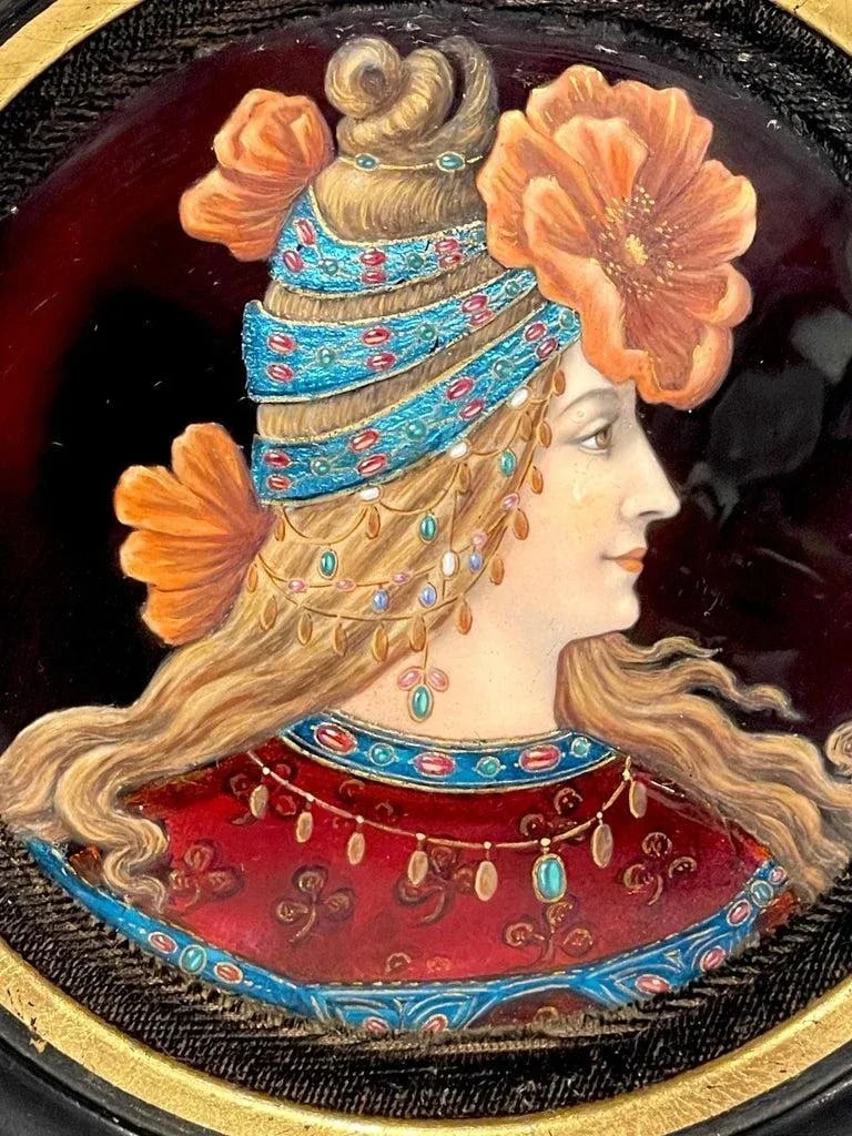 Early 20th Century Limoges Enamel Portrait of a Floral Kokoshnik Beauty - 10