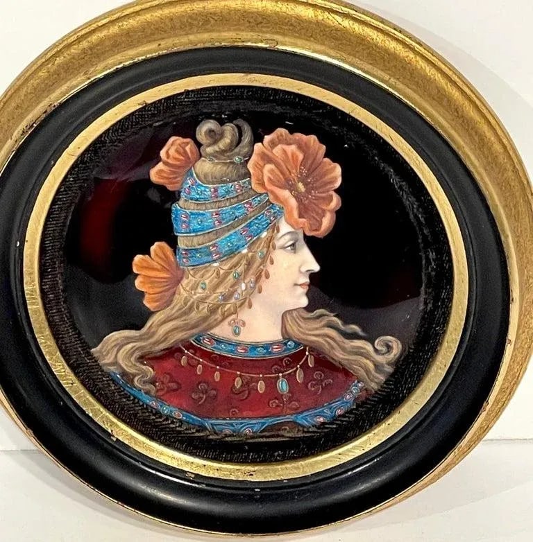 Early 20th Century Limoges Enamel Portrait of a Floral Kokoshnik Beauty - 3