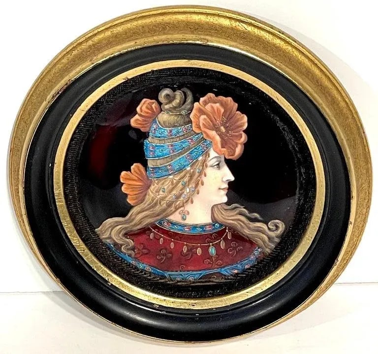 Early 20th Century Limoges Enamel Portrait of a Floral Kokoshnik Beauty - 7