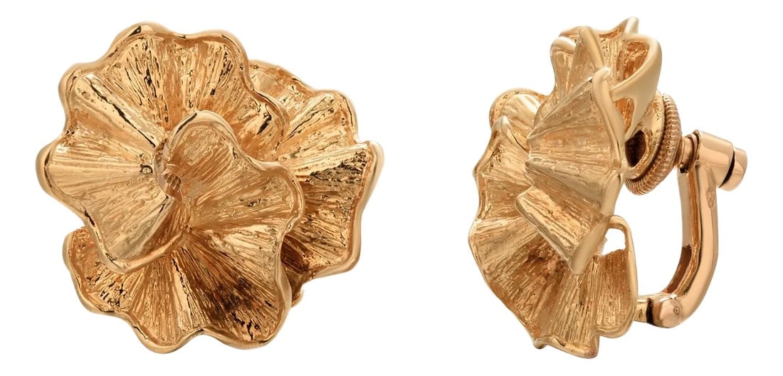 Vintage Cartier 18k Yellow Gold Floral Petal Clip-on Earrings, A Pair: A Timeless Expression of Luxury and Heritage Elevate your jewelry collection with these exquisite Vintage Cartier 18K Yellow Gold Floral Petal Shaped Clip-On Earrings. Steeped in the legacy of one of