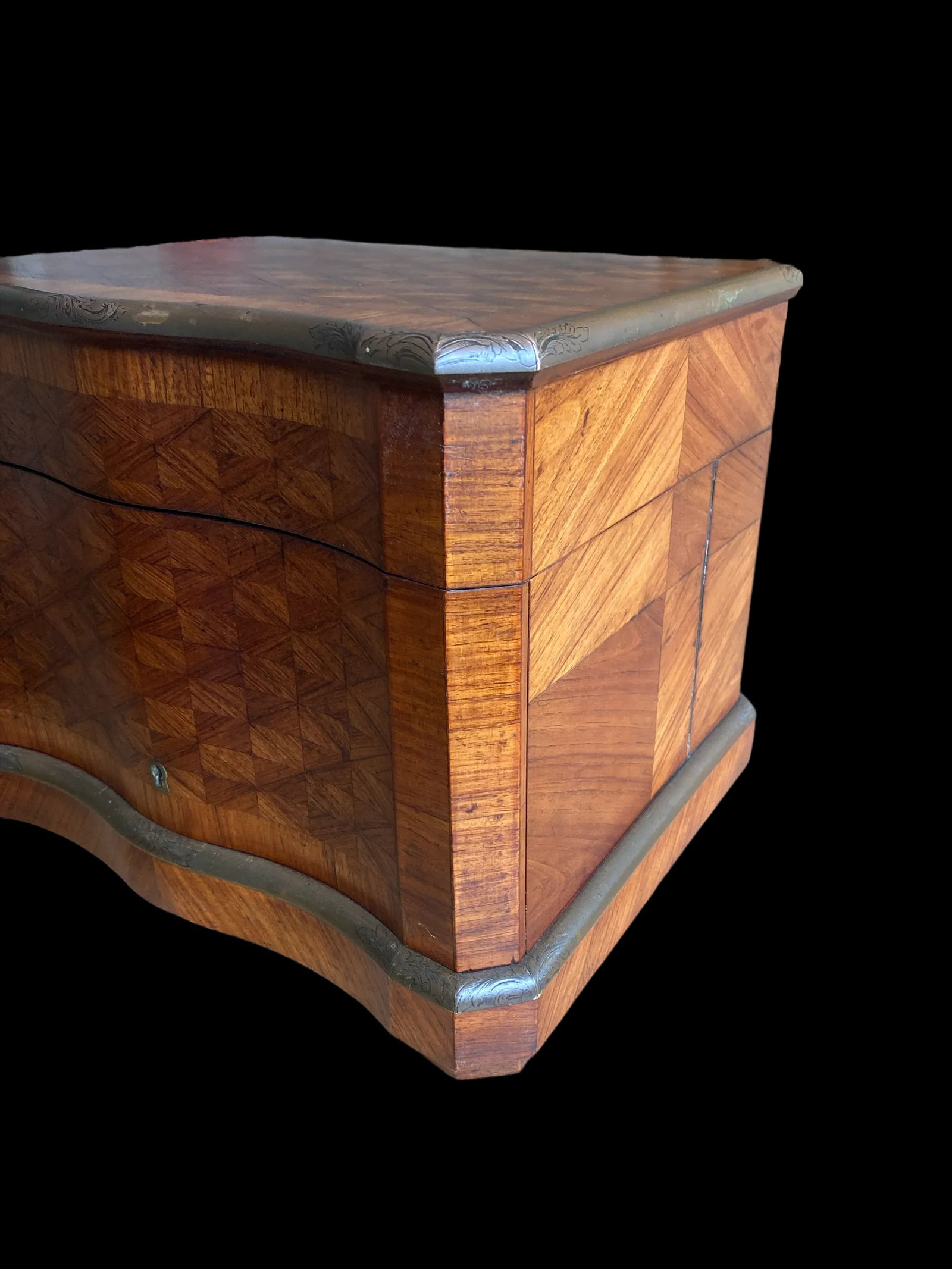 Late 19th Century French Napoleon III Marquetry Tantalus Cellarette Liquor Cabinet With Original Cry - 4