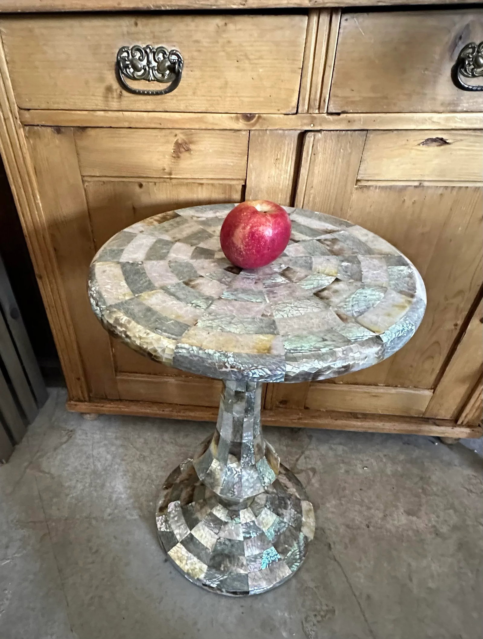 Mother of Pearl Inlay Petite Side Table. - 5