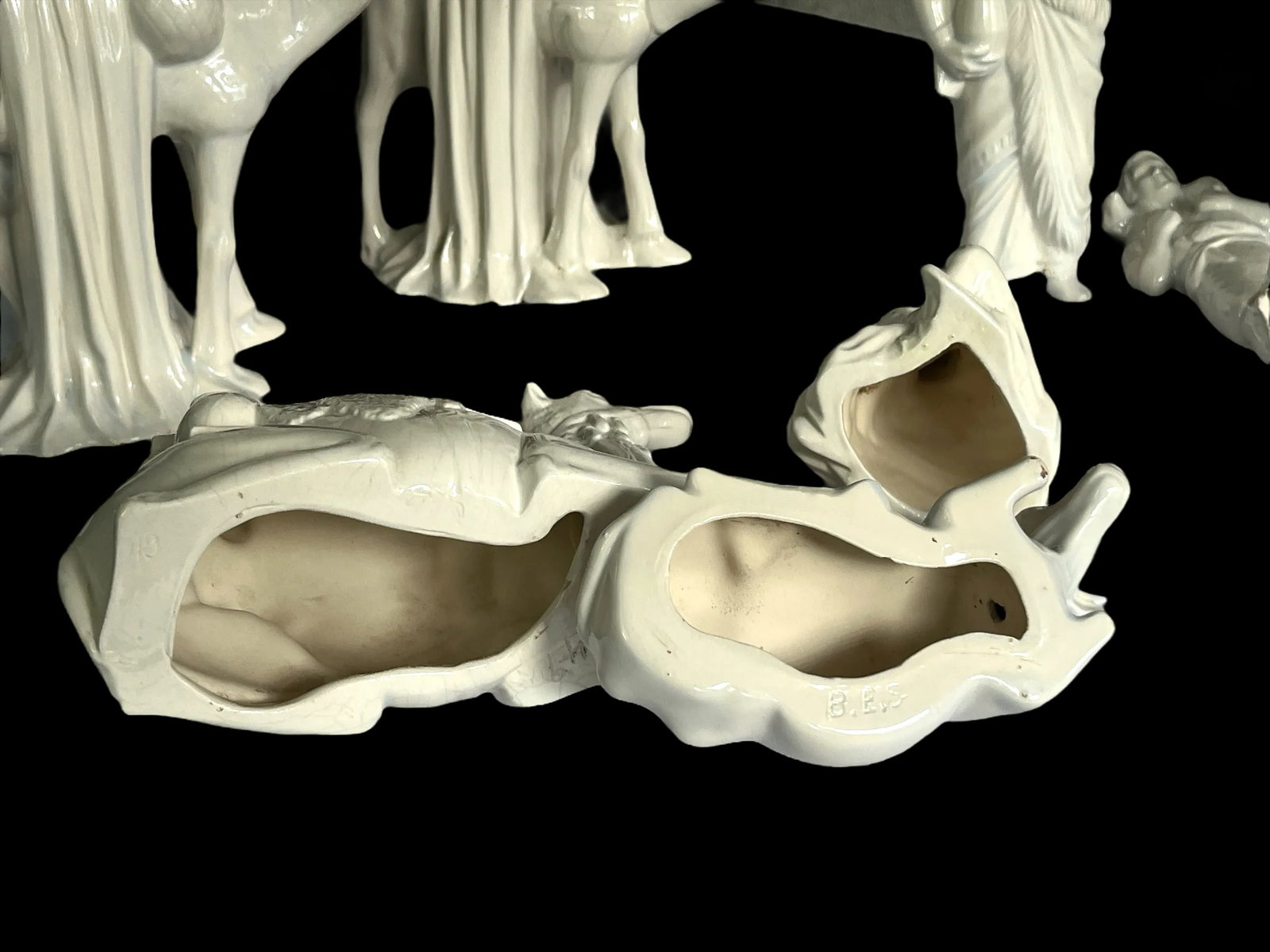 Vintage White Porcelain Nativity Scene Set – 10 Pieces - 8