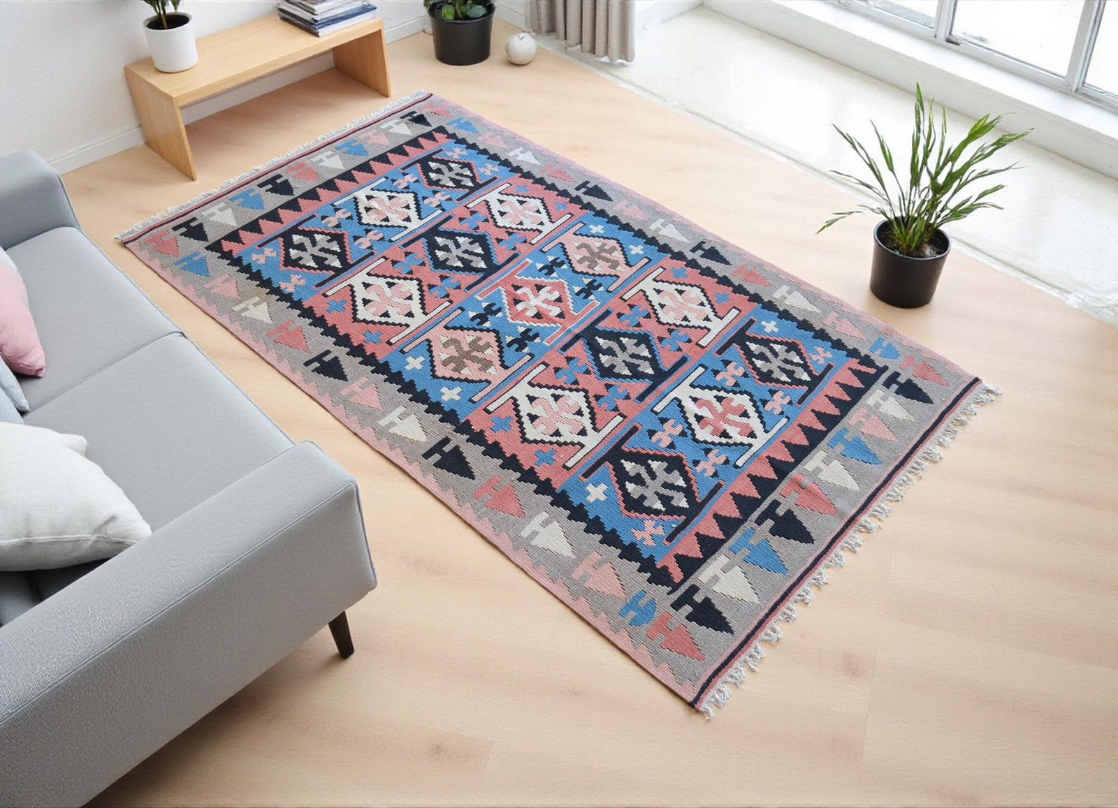 1980s Vintage Hand Woven Kilim Rug - 2