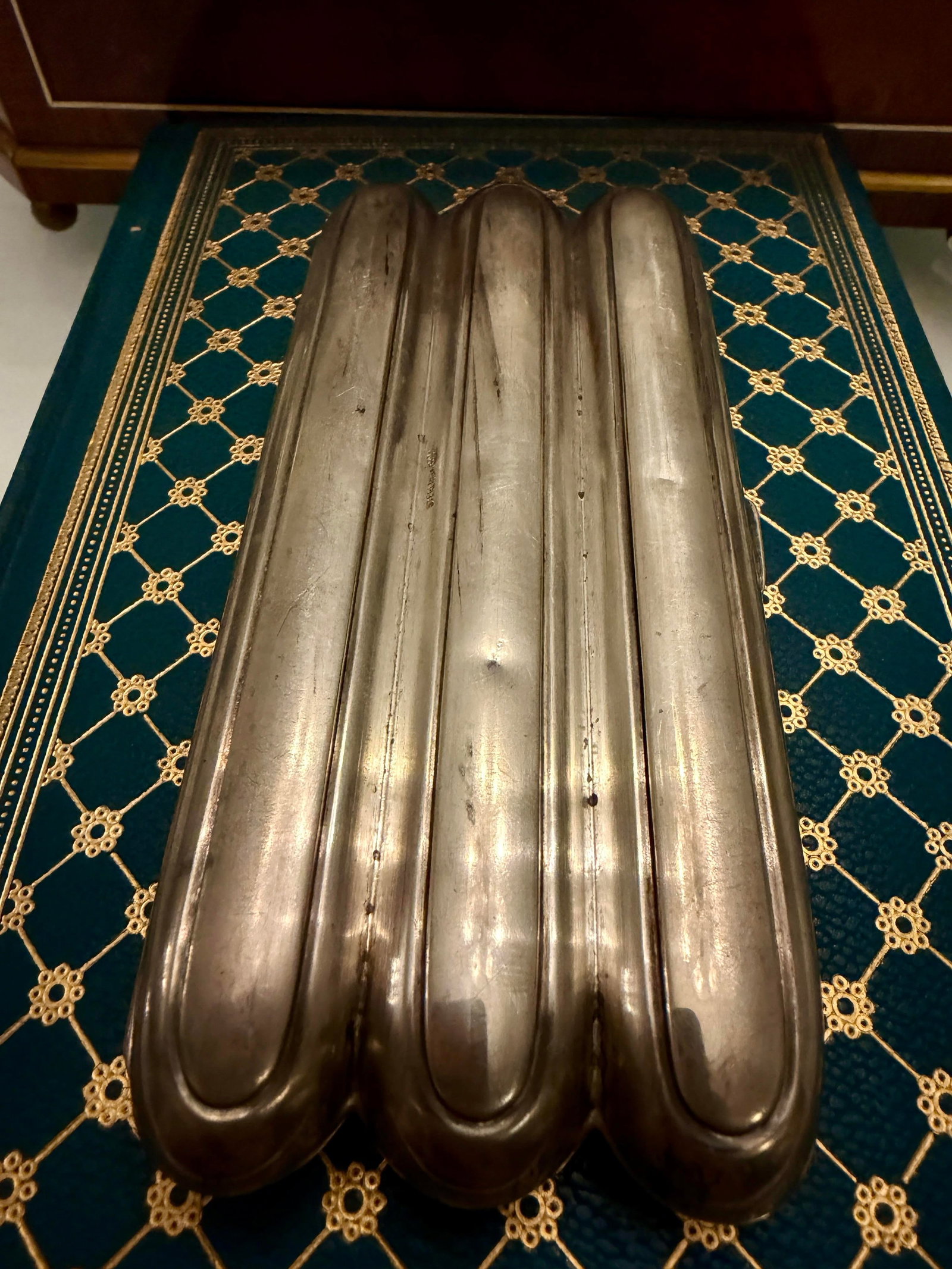 Antique c.1900 Sterling Silver Three-Finger Cigar Case With Gold-Wash Interior - 11