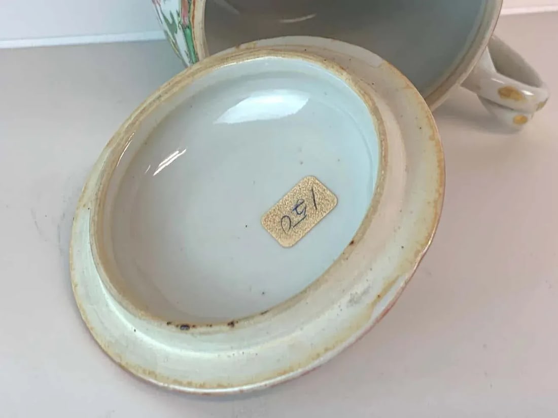 19th Century Rose Medallion Cider Pitcher With Foo Dog Finial - 4