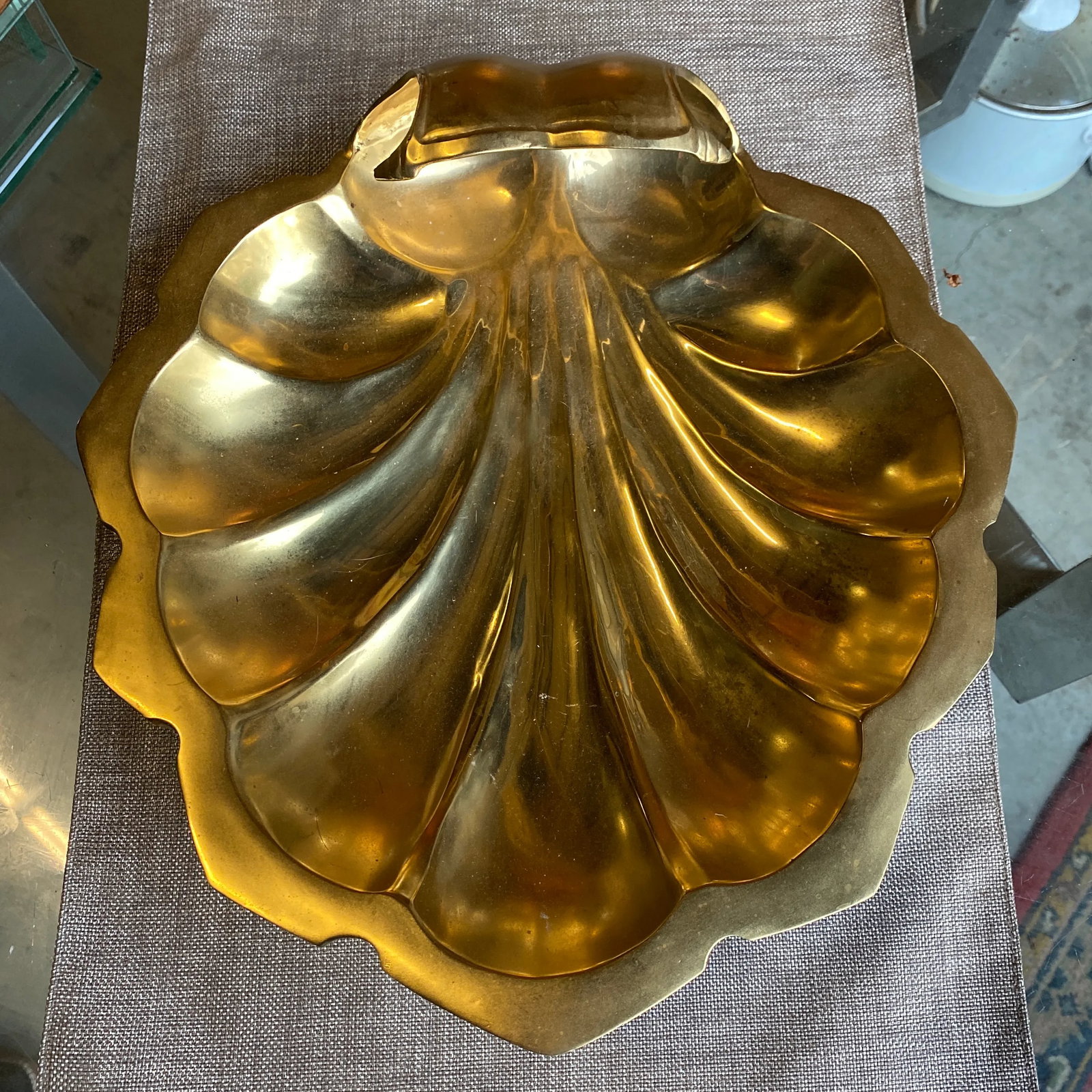 1970s Solid Brass Footed Shell Bowl - 5