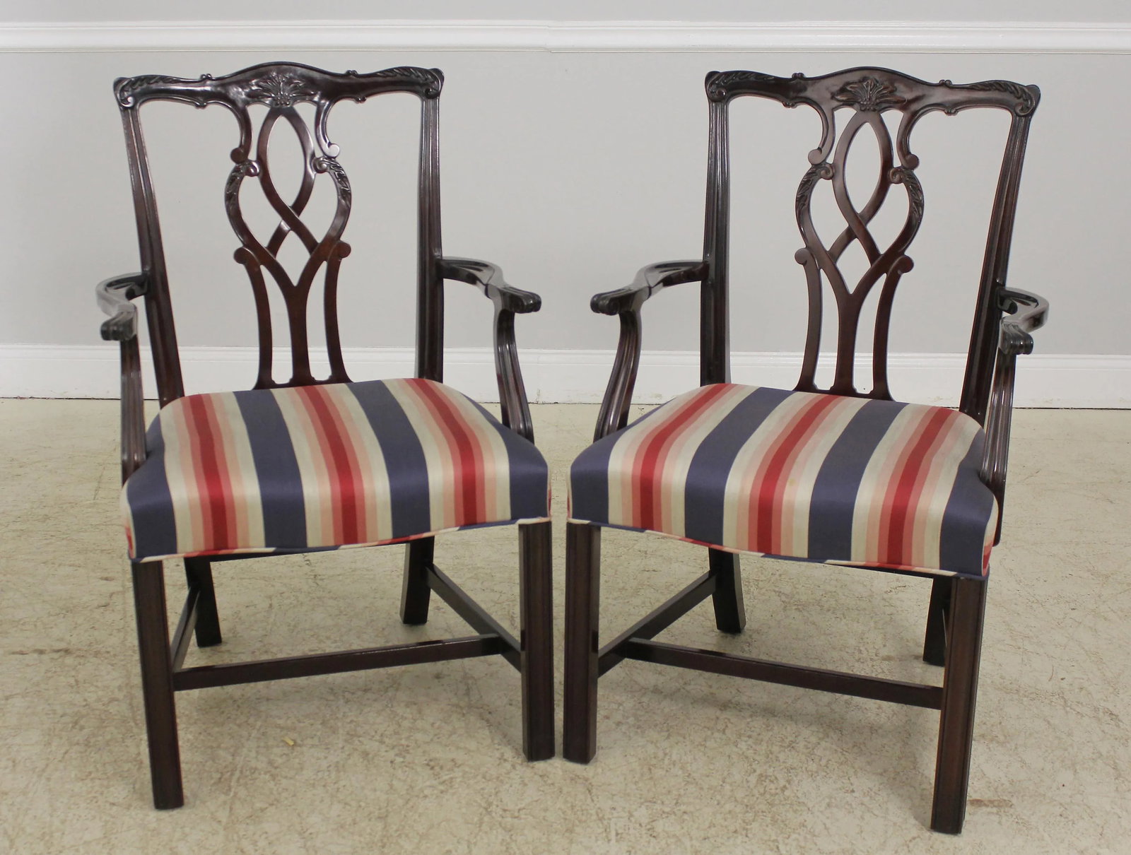 Set of 8 Kindel Oxford Mahogany Dining Room Chairs - 2