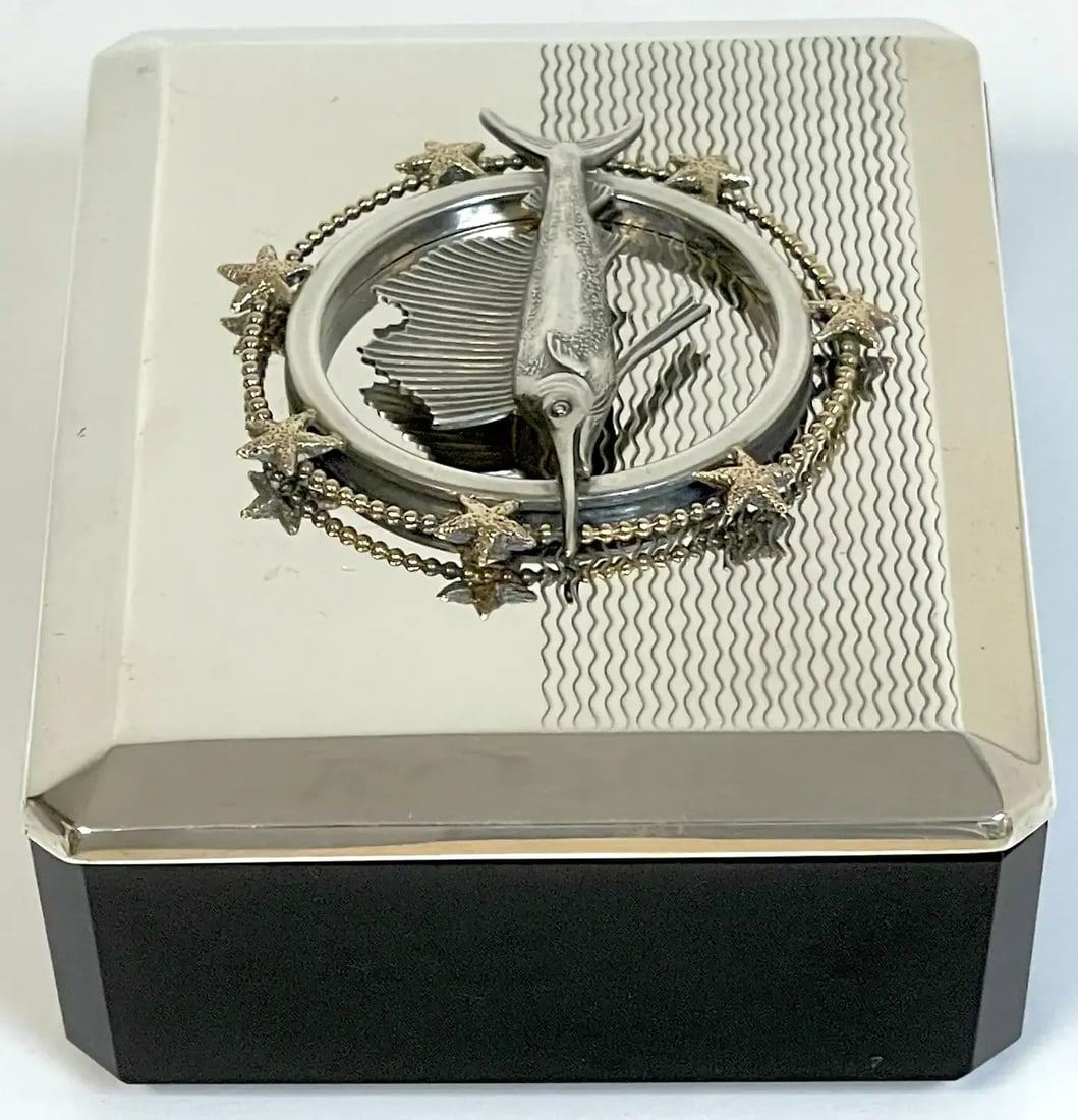 Early 20th Century Art Deco Sterling Sailfish & Black Amethyst Box by R. Blackington - 12
