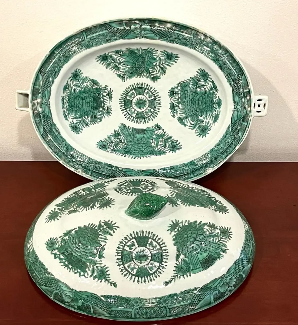 19th Century Chinese Export Green 'Fitzhugh' Hot Water Platter- Tureen * - 12