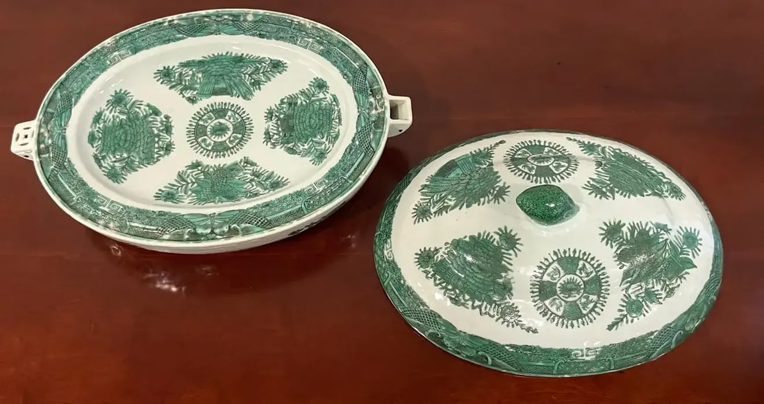 19th Century Chinese Export Green 'Fitzhugh' Hot Water Platter- Tureen * - 3