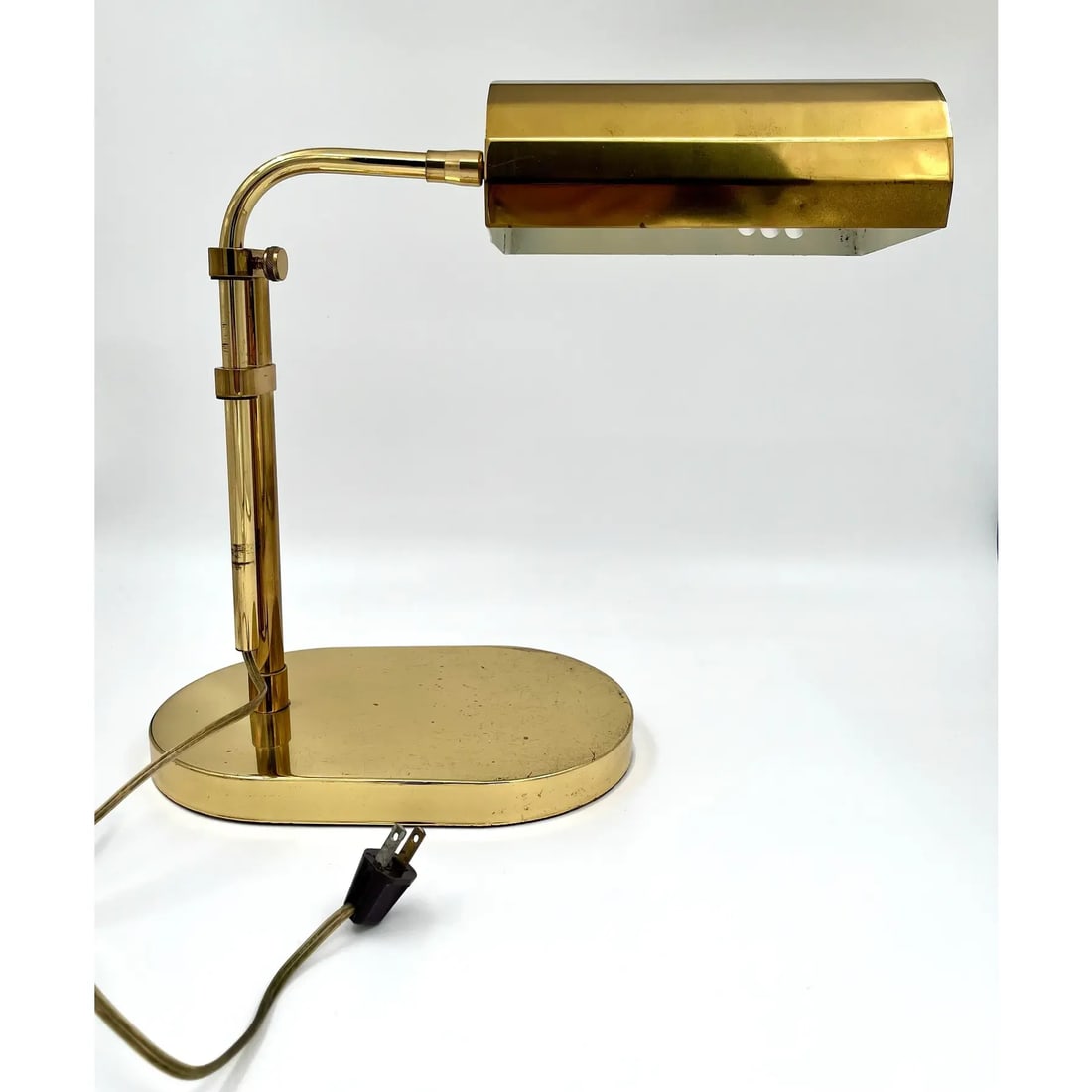1970s Clover Lamp Co. Adjustable Brass Pharmacy Lamp Desk Lamp Styled After Reggiani And Arteluce - 9
