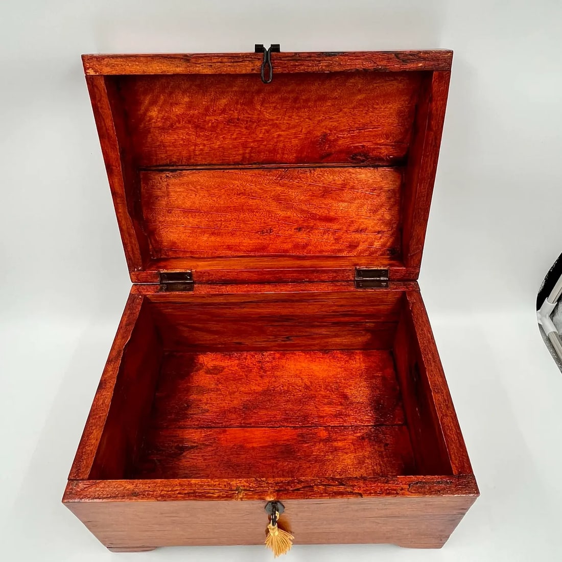 Early 20th Century Tiger Maple Rustic Footed Box With Domed Lid and Gold Tassel - 11