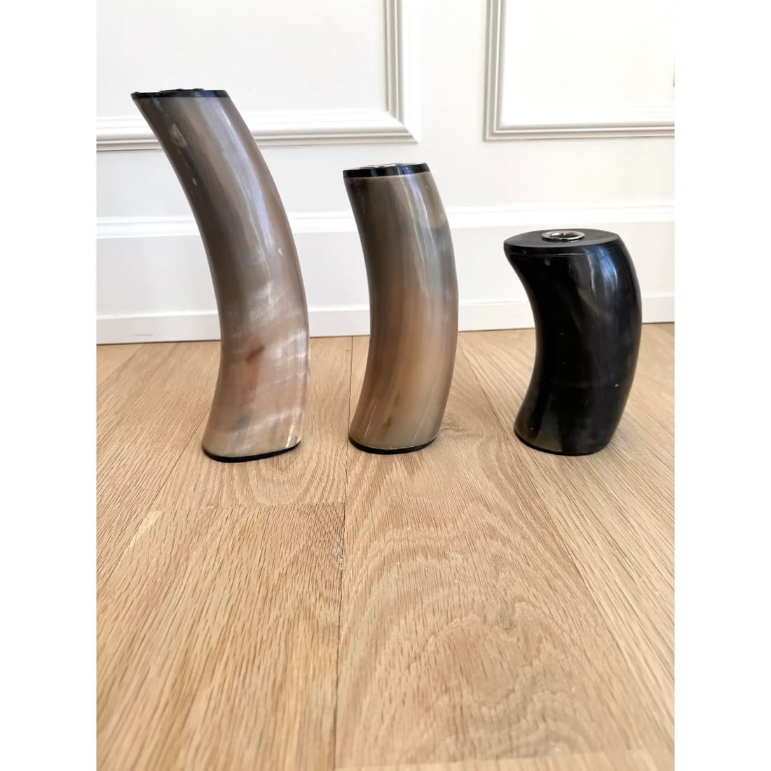 Set of 3 Sculptural Polished Horn Candlesticks – 1970s Organic Modern, Karl Springer Style - 3
