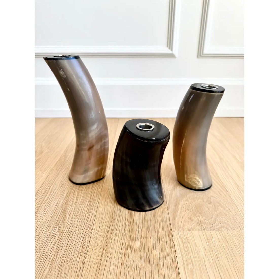 Set of 3 Sculptural Polished Horn Candlesticks – 1970s Organic Modern, Karl Springer Style - 4