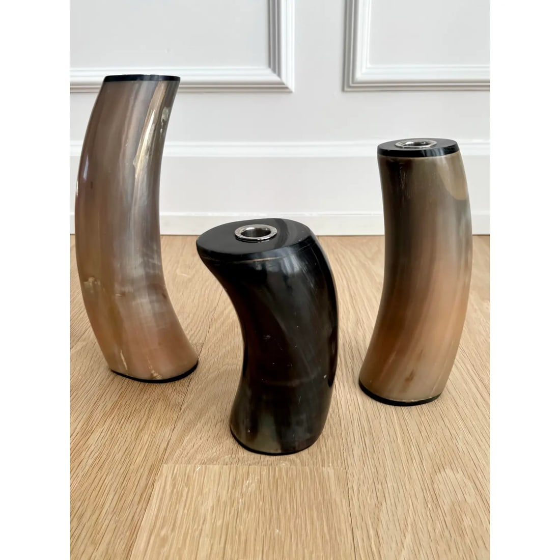 Set of 3 Sculptural Polished Horn Candlesticks – 1970s Organic Modern, Karl Springer Style - 7