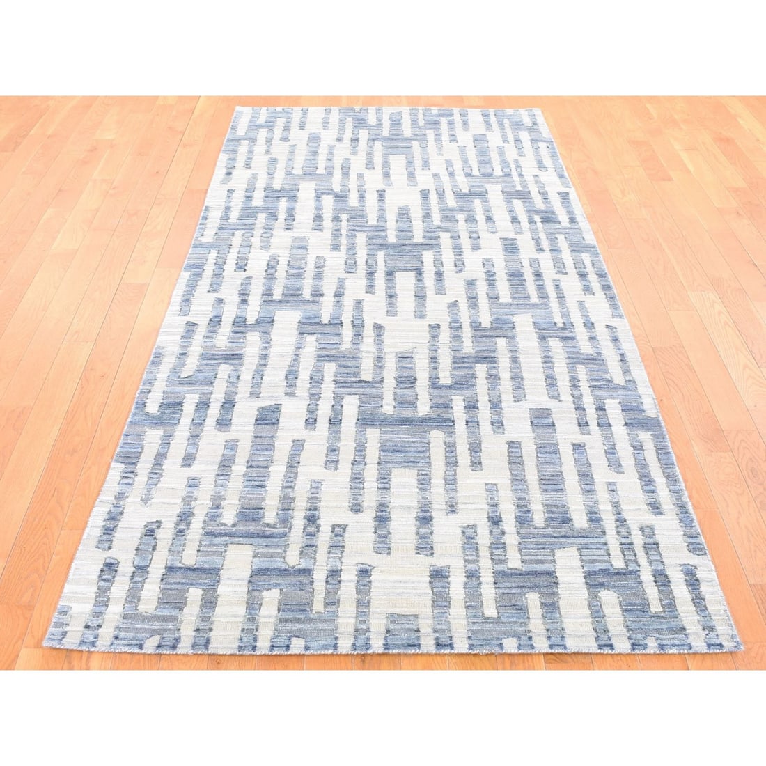 Gray, Zigzag Design, Pure Silk and Textured Wool, Hand Knotted Rug - 2