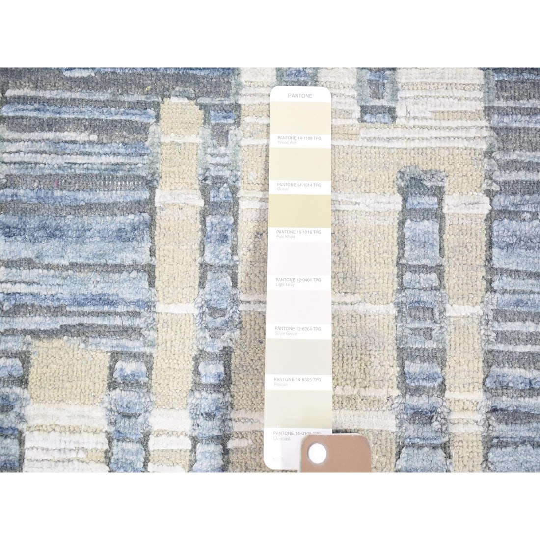 Gray, Zigzag Design, Pure Silk and Textured Wool, Hand Knotted Rug - 4