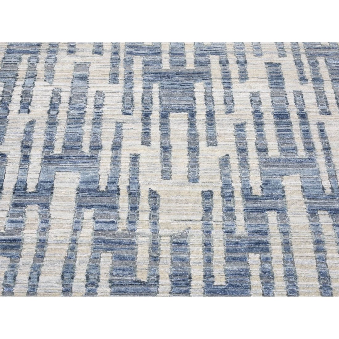 Gray, Zigzag Design, Pure Silk and Textured Wool, Hand Knotted Rug - 5