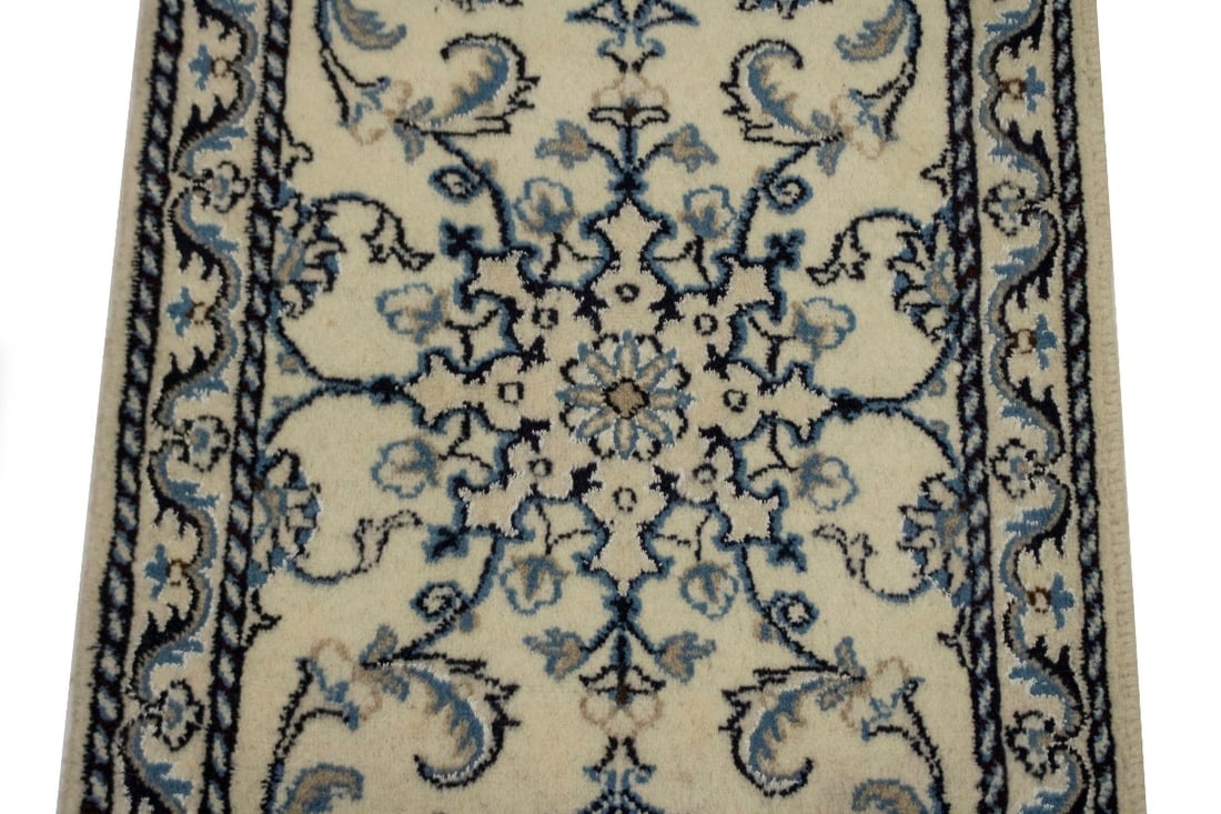 Cream Traditional 2X3 Nain Kashmar Persian Rug - 3