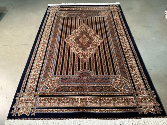 Fine Luxury Silk Rug 4.9x7.6: Title:Fine Luxury Silk Rug 4.9x7.6 Description:4.9x7.6 Fine Luxury Bamboo silk pile rug in Dark Navy gold colors Very Fine weave , Machine Made in Turkey Reserve: $950.00 Shipping: Domestic: