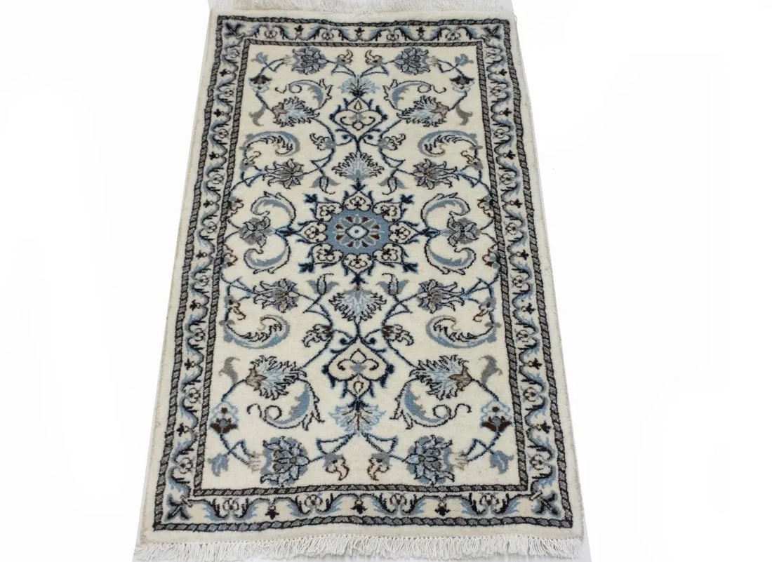 Cream Floral Classic 2'4X4 Nain Persian Rug - 11
