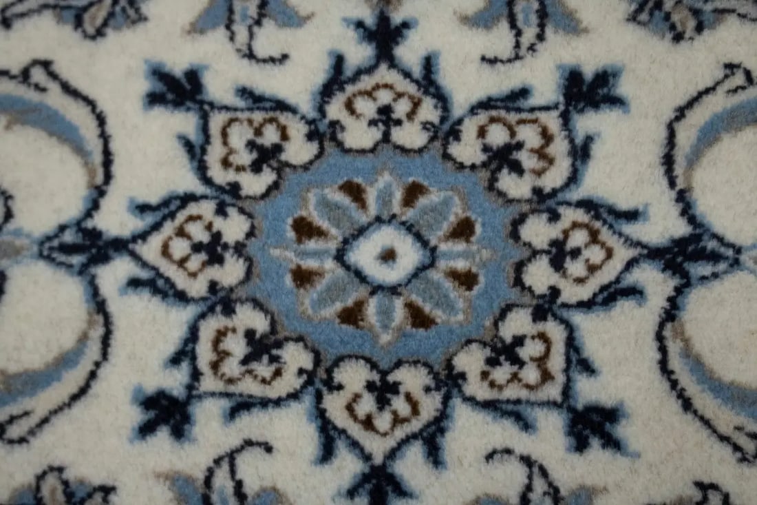 Cream Floral Classic 2'4X4 Nain Persian Rug - 4