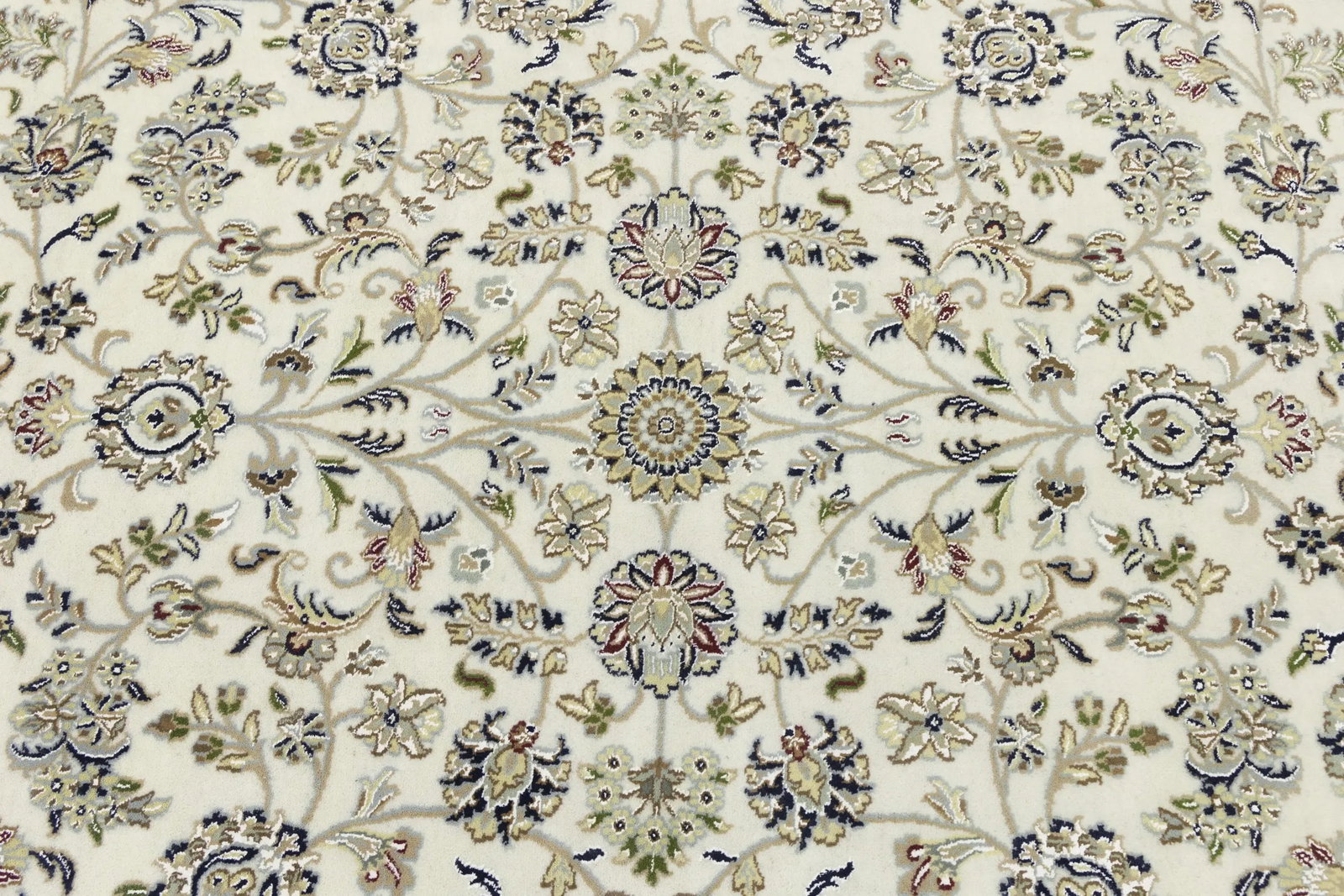 Cream Floral 8X10 Indo-Nain Oriental Rug - 10