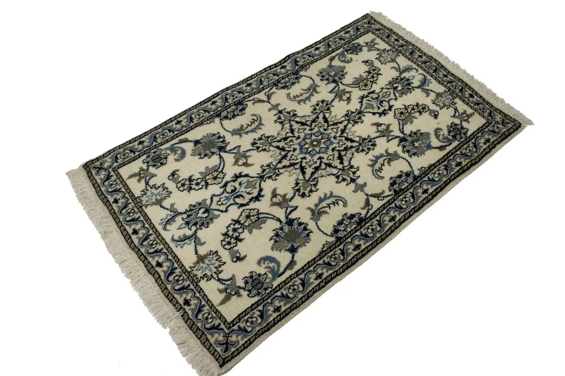Cream Floral Classic 2'5X4'3 Nain Persian Rug - 11