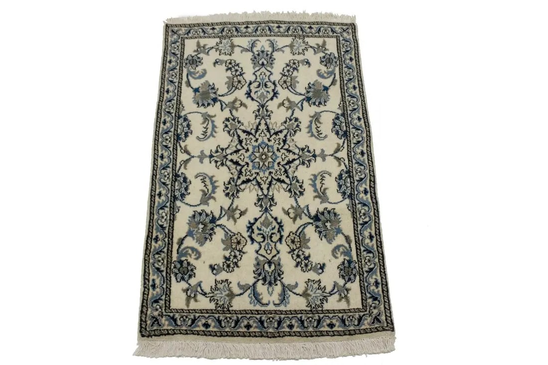 Cream Floral Classic 2'5X4'3 Nain Persian Rug - 2