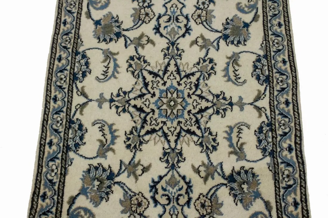 Cream Floral Classic 2'5X4'3 Nain Persian Rug - 3