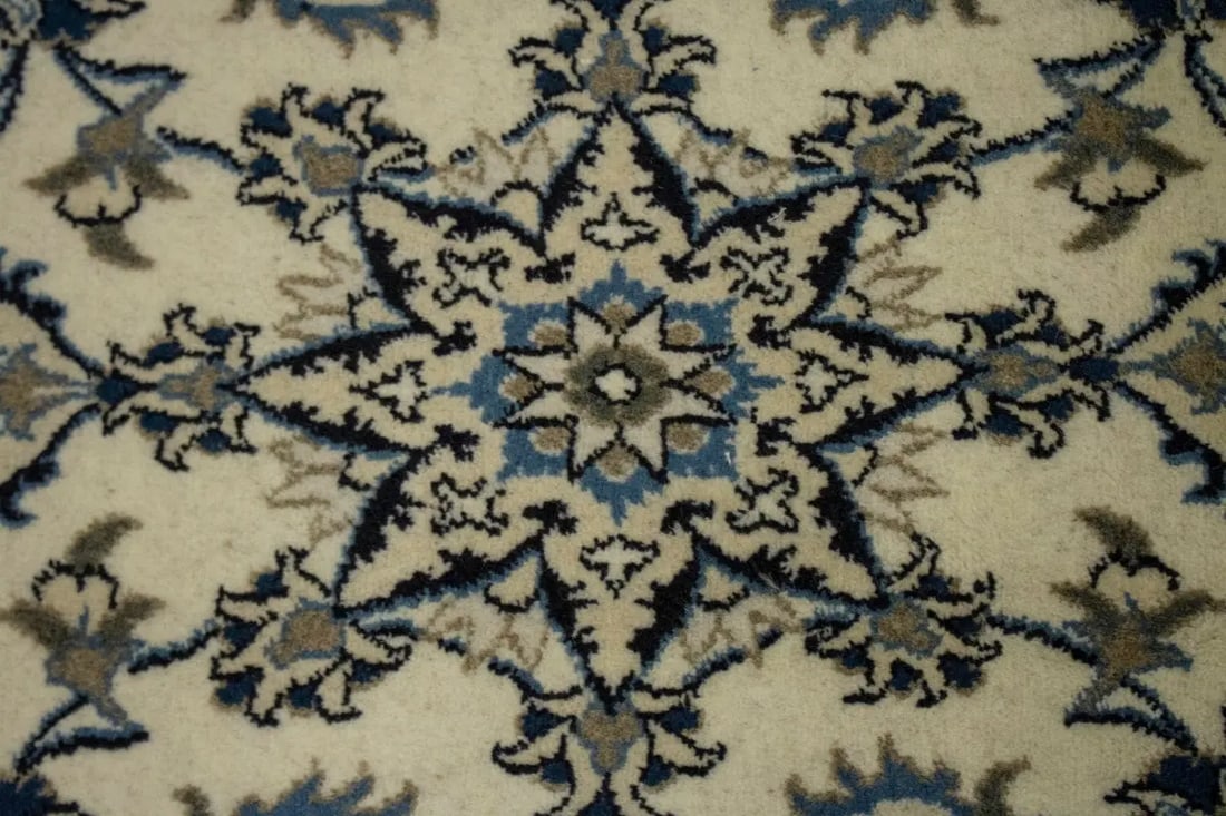 Cream Floral Classic 2'5X4'3 Nain Persian Rug - 5