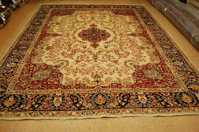 Persian KERMAN RUG 9'3"x12': Title: Persian KERMAN RUG 9'3"x12' Description:OLD,ANTIQUE ROOM SIZE Persian LAVAR KIRMAN ORIENTAL RUG GREAT DECORATIVE COLORS ......HIGH KPSI.........Room size is 9'3" x 12'......Ivory Background ...